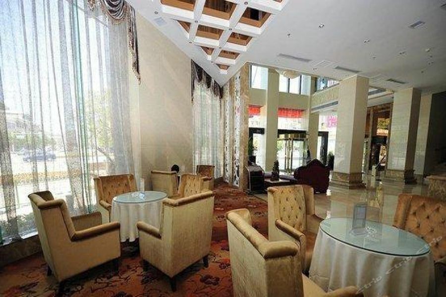 Chonpines Hotel Anshun Exterior photo