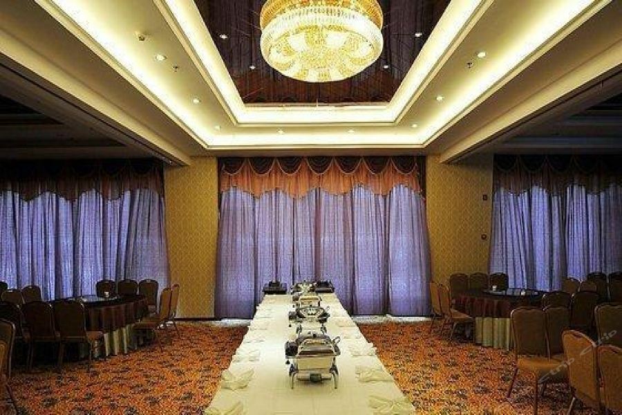 Chonpines Hotel Anshun Exterior photo